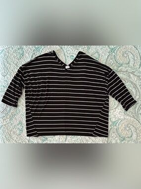 Chico’s Black and White Double V-Neck Striped Shirt Women’s Size XL (3)